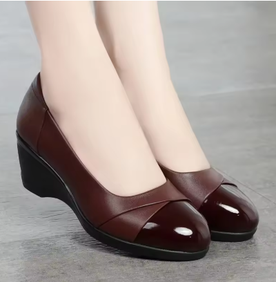 Women's Lightweight Wedge Heel Leather Pumps